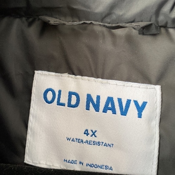 Old Navy coat  Women’s Short Puffer Buffalo Plaid Red and Black Jacket - Picture 6 of 9